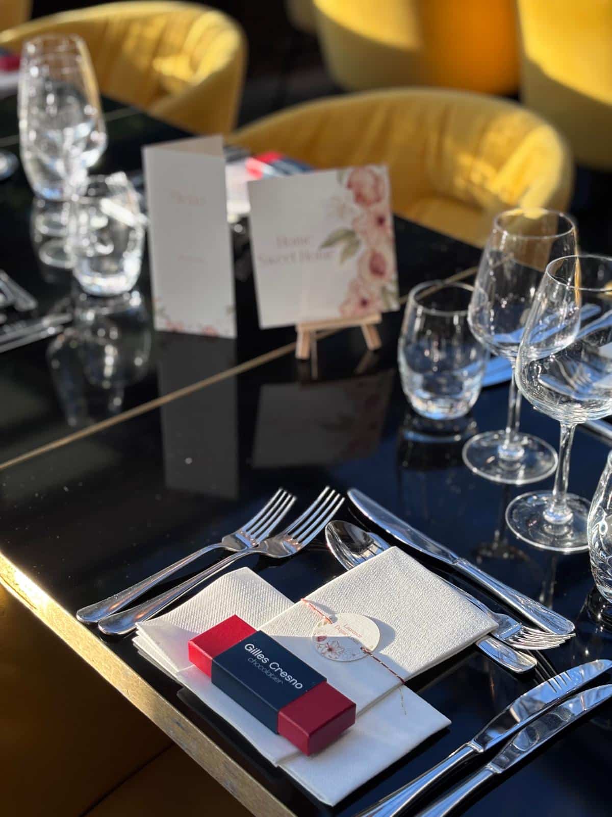 Dîner de groupe dans un espace privatisé au Père Joseph Dîner de groupe dans un espace privatisé au Père Joseph